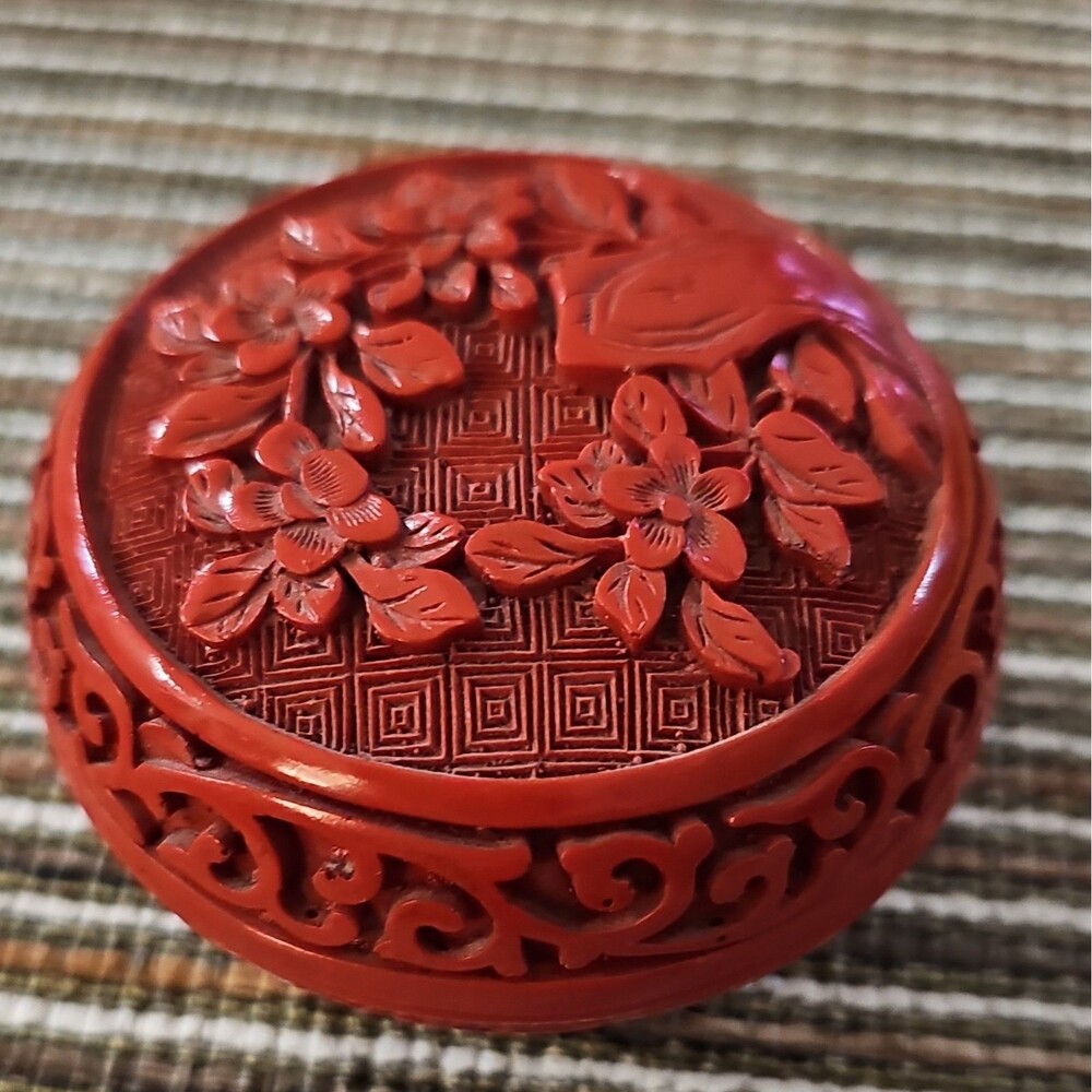 Red Round Floral Asian Style Plastic Trinket Box with Lid, Small